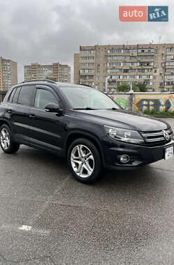Позашляховик / Кросовер Volkswagen Tiguan 2016 в Києві