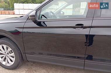 Позашляховик / Кросовер Volkswagen Tiguan 2018 в 