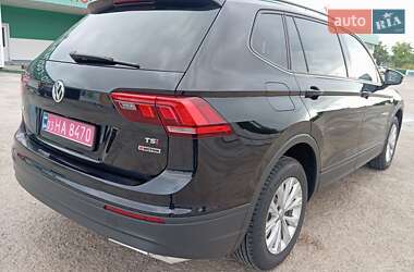 Позашляховик / Кросовер Volkswagen Tiguan 2018 в 