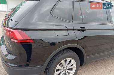 Позашляховик / Кросовер Volkswagen Tiguan 2018 в 