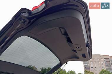 Позашляховик / Кросовер Volkswagen Tiguan 2018 в 