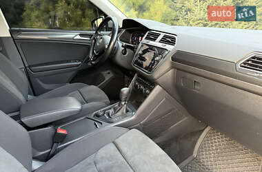 Внедорожник / Кроссовер Volkswagen Tiguan 2020 в 