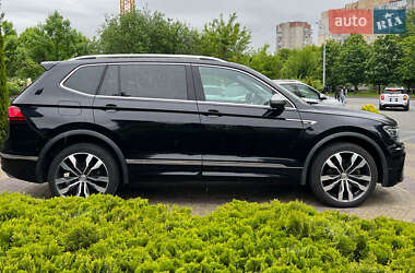 Внедорожник / Кроссовер Volkswagen Tiguan 2020 в 