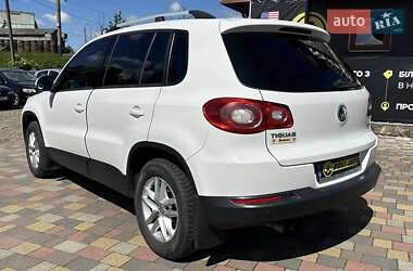 Внедорожник / Кроссовер Volkswagen Tiguan 2011 в 