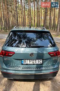 Внедорожник / Кроссовер Volkswagen Tiguan 2020 в 