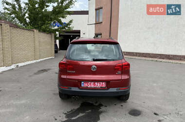 Позашляховик / Кросовер Volkswagen Tiguan 2015 в 
