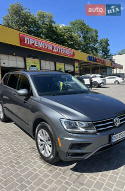 Внедорожник / Кроссовер Volkswagen Tiguan 2017 в 
