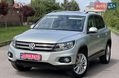 Внедорожник / Кроссовер Volkswagen Tiguan 2015 в Ровно