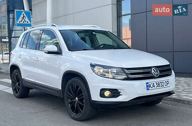 Позашляховик / Кросовер Volkswagen Tiguan 2013 в 