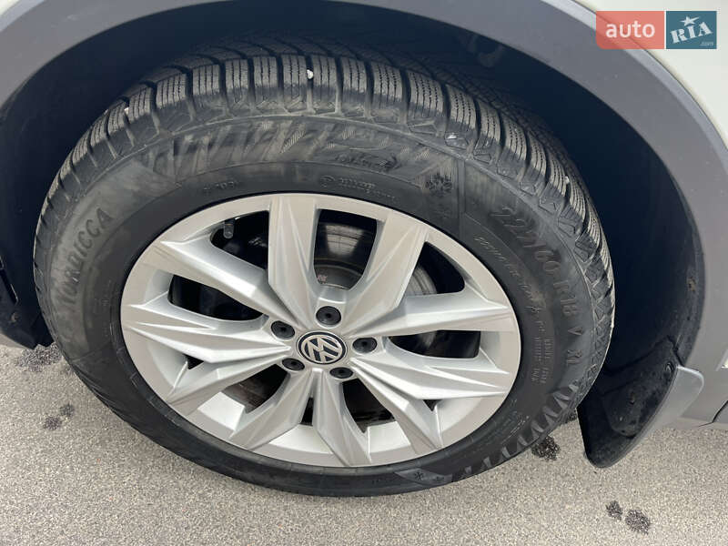 Внедорожник / Кроссовер Volkswagen Tiguan 2017 в Виннице