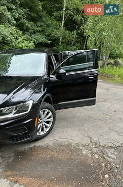 Позашляховик / Кросовер Volkswagen Tiguan 2017 в 