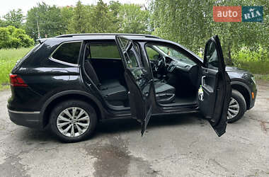 Позашляховик / Кросовер Volkswagen Tiguan 2017 в 
