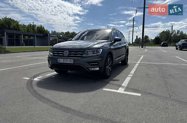 Позашляховик / Кросовер Volkswagen Tiguan 2017 в Києві