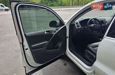 Внедорожник / Кроссовер Volkswagen Tiguan 2016 в 