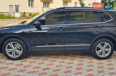 Позашляховик / Кросовер Volkswagen Tiguan 2018 в 