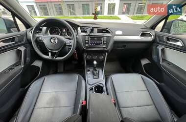 Позашляховик / Кросовер Volkswagen Tiguan 2017 в 