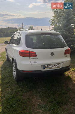 Внедорожник / Кроссовер Volkswagen Tiguan 2012 в 