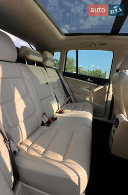 Внедорожник / Кроссовер Volkswagen Tiguan 2012 в 