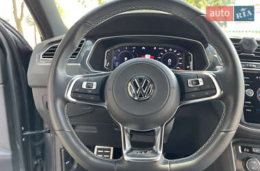 Внедорожник / Кроссовер Volkswagen Tiguan 2020 в 