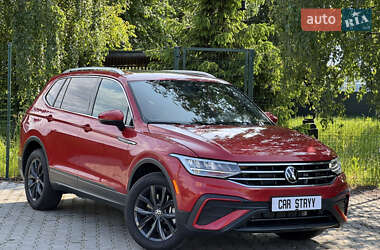 Позашляховик / Кросовер Volkswagen Tiguan 2024 в 