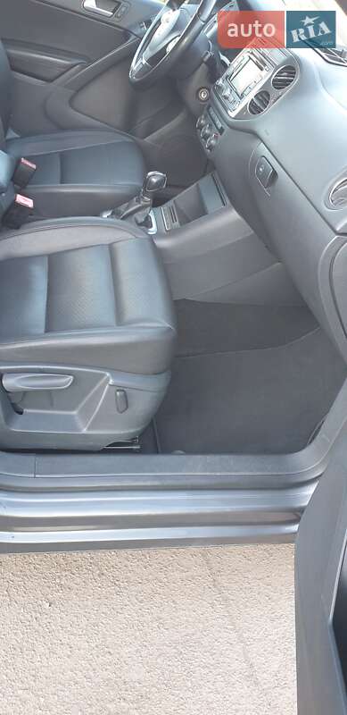 Внедорожник / Кроссовер Volkswagen Tiguan 2012 в Южноукраинске