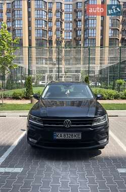 Позашляховик / Кросовер Volkswagen Tiguan 2016 в Києві
