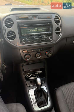 Внедорожник / Кроссовер Volkswagen Tiguan 2012 в 
