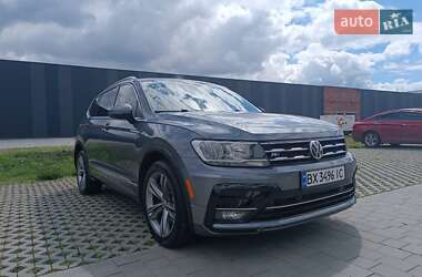 Внедорожник / Кроссовер Volkswagen Tiguan 2018 в 