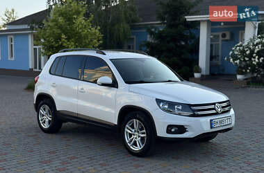 Внедорожник / Кроссовер Volkswagen Tiguan 2011 в 