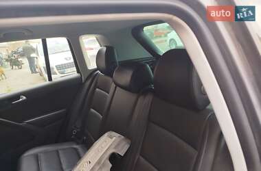 Позашляховик / Кросовер Volkswagen Tiguan 2016 в 