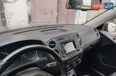 Позашляховик / Кросовер Volkswagen Tiguan 2016 в 