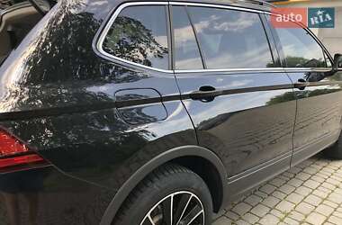 Внедорожник / Кроссовер Volkswagen Tiguan 2019 в 