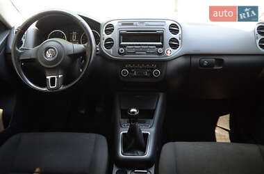 Внедорожник / Кроссовер Volkswagen Tiguan 2011 в 