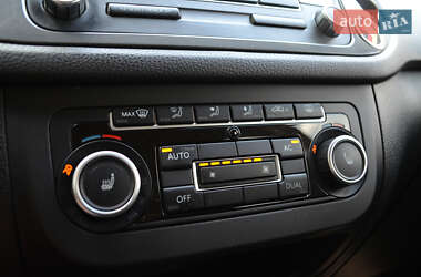 Внедорожник / Кроссовер Volkswagen Tiguan 2011 в 