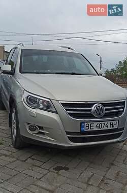 Внедорожник / Кроссовер Volkswagen Tiguan 2010 в Николаеве