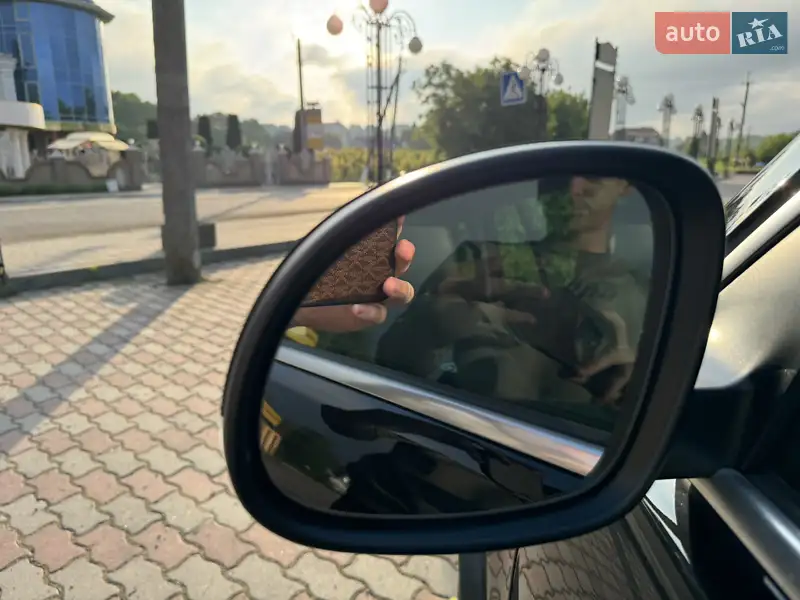 Volkswagen Tiguan 2017 VIN WVGTV7AX5HK024101 фото оголошення 11 з 98
