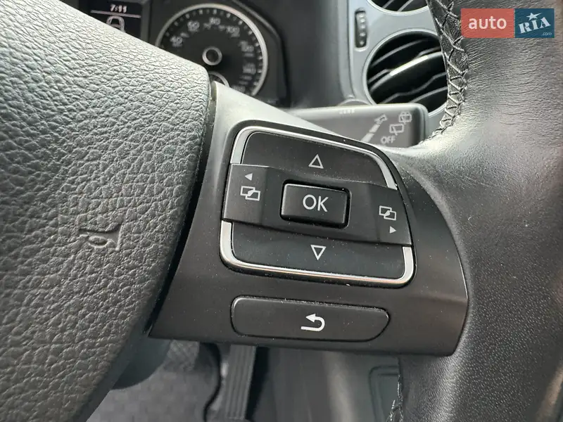 Volkswagen Tiguan 2017 VIN WVGTV7AX5HK024101 фото оголошення 34 з 98