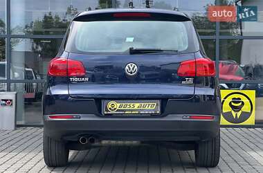 Внедорожник / Кроссовер Volkswagen Tiguan 2016 в 