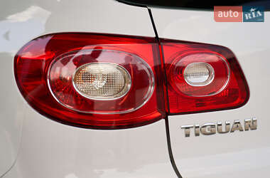 Позашляховик / Кросовер Volkswagen Tiguan 2010 в 
