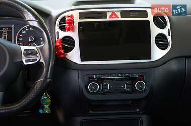 Позашляховик / Кросовер Volkswagen Tiguan 2010 в 