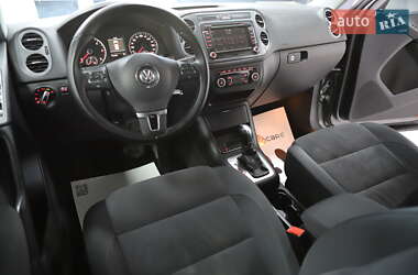 Позашляховик / Кросовер Volkswagen Tiguan 2014 в 