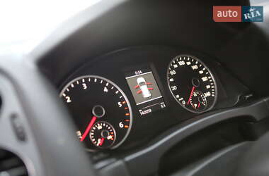 Позашляховик / Кросовер Volkswagen Tiguan 2014 в 