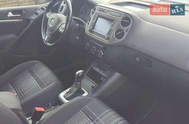 Внедорожник / Кроссовер Volkswagen Tiguan 2015 в 