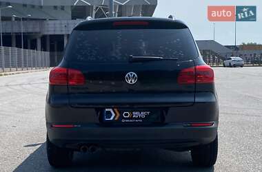 Внедорожник / Кроссовер Volkswagen Tiguan 2015 в 