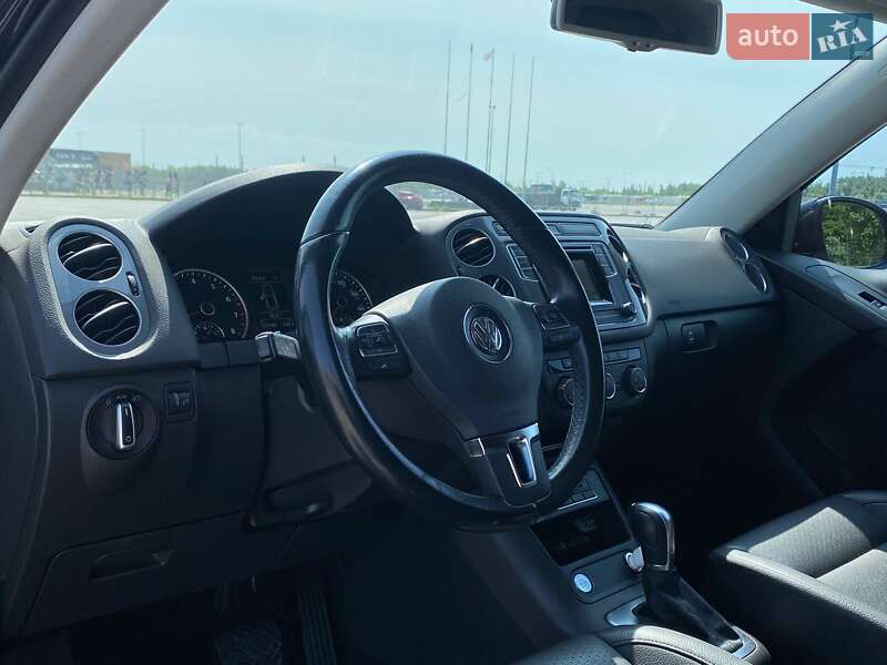 Внедорожник / Кроссовер Volkswagen Tiguan 2015 в Львове