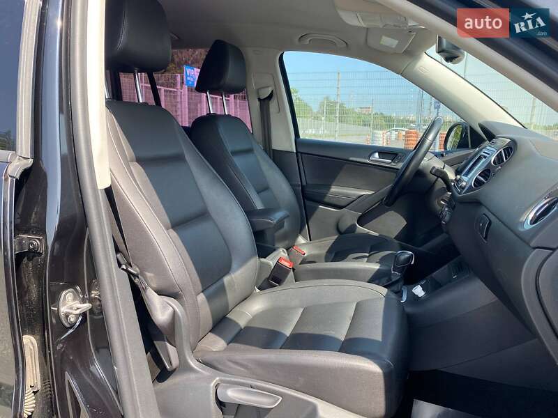 Внедорожник / Кроссовер Volkswagen Tiguan 2015 в Львове