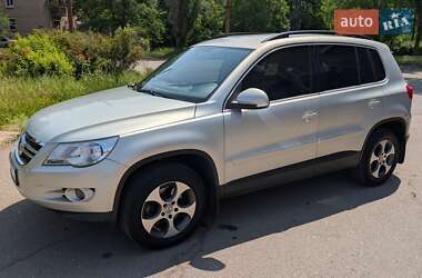 Позашляховик / Кросовер Volkswagen Tiguan 2010 в Кривому Розі