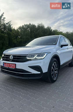 Внедорожник / Кроссовер Volkswagen Tiguan 2021 в Бродах