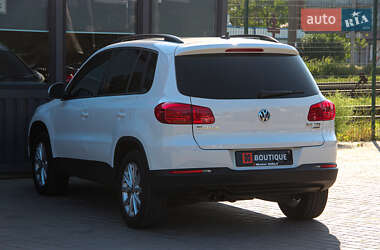 Внедорожник / Кроссовер Volkswagen Tiguan 2012 в 