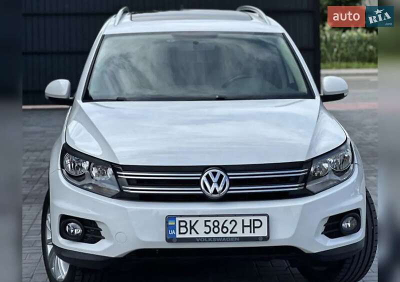 Позашляховик / Кросовер Volkswagen Tiguan 2013 в 